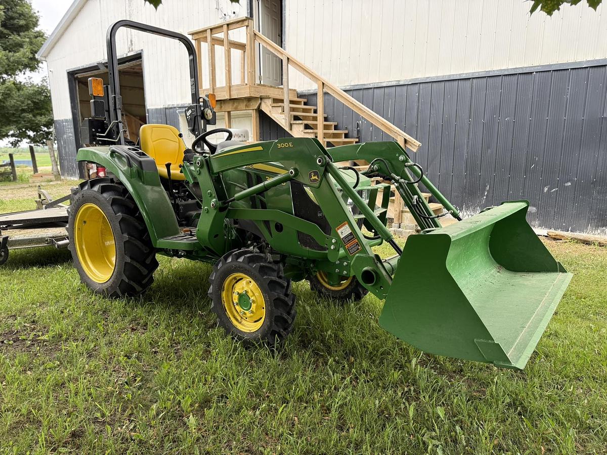 Used 2022 John Deere 3025D Loader Tractor, 4X4, 2 SCV's
