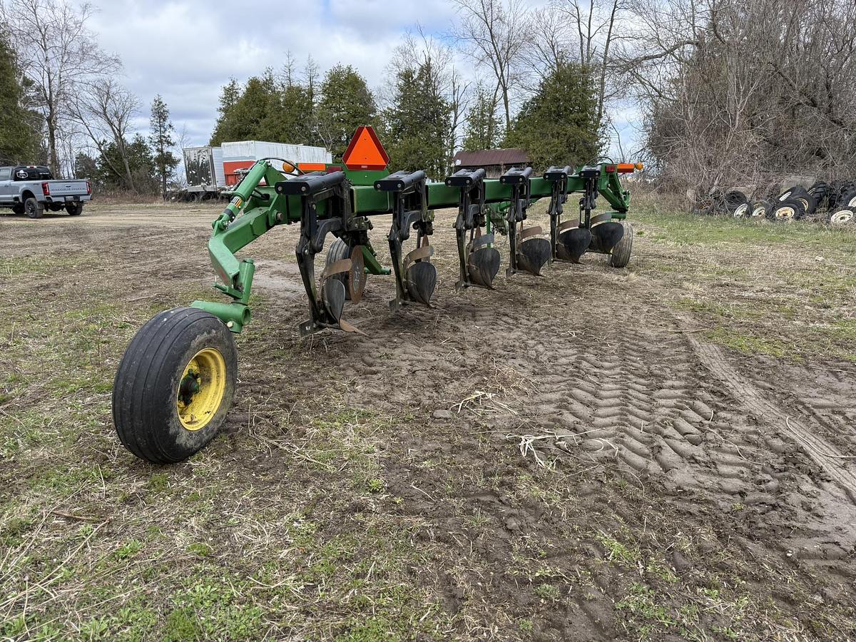 Used John Deere 3710 6 Furrow On Land Plow Spring Reset