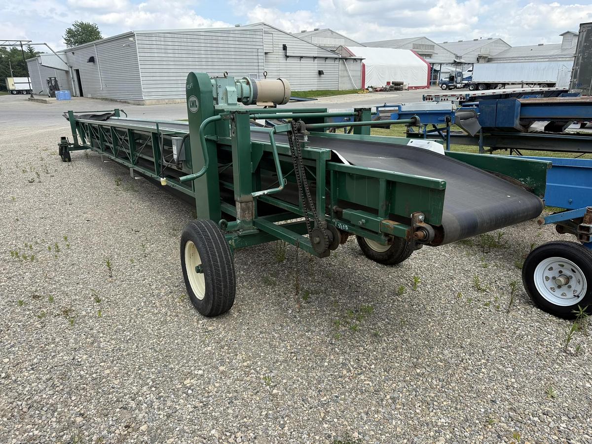 Used LWL 60' Telescopic Conveyor, 30" Belt, Single Phase