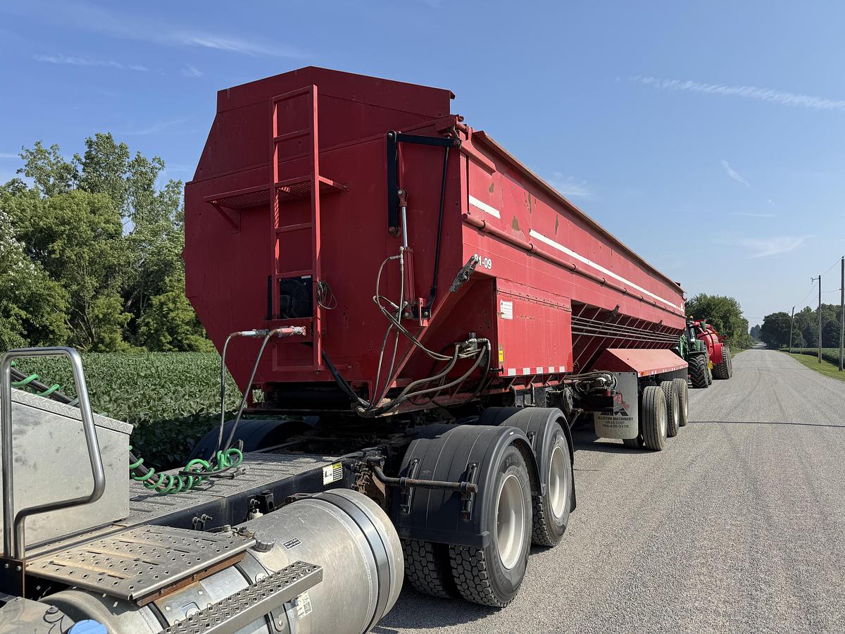 Used 2010 Alliston Machinery 40' Live Bottom Produce Bulk Trailer