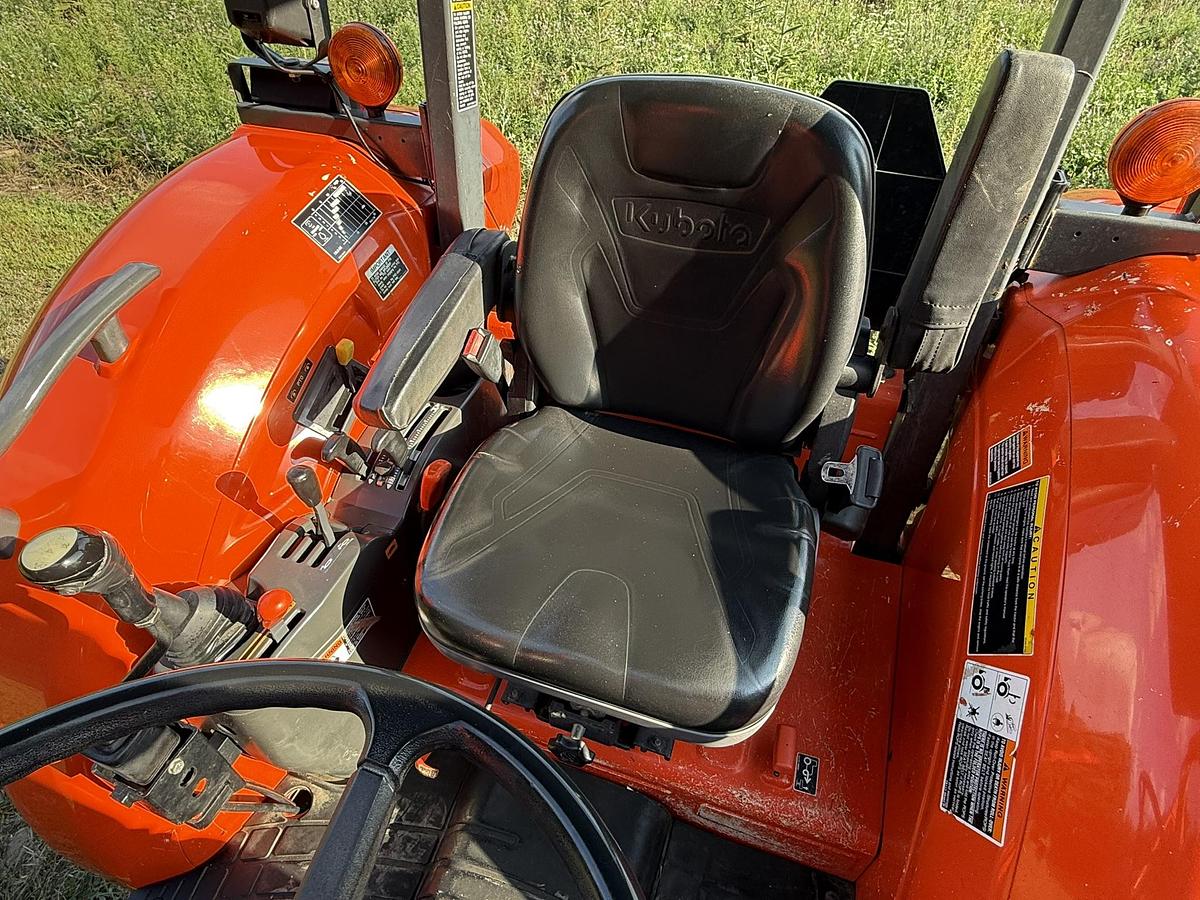 Used 2013 Kubota M7040 ROPS 4WD Loader Tractor