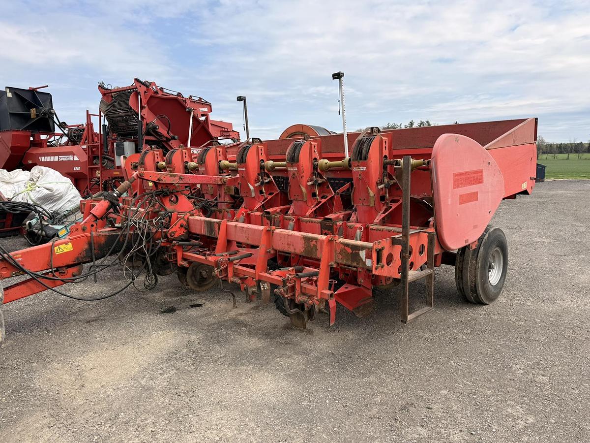 Used 2002 Grimme GL36Z 6 Row Cup Planter