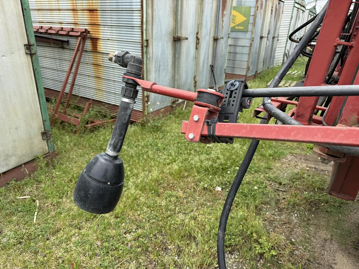 Used Hardi NAV550M Pull-Type Sprayer, 60', 550 Gallon, Eductor, Rise Tank