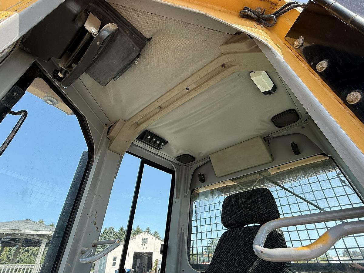 Used 2005 Caterpillar D5G XL