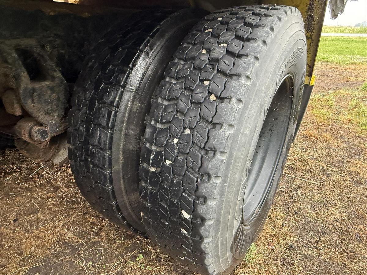 Used Western Star Cat 3406 8LL Eaton Alliston Machinery 24' Bulk Box