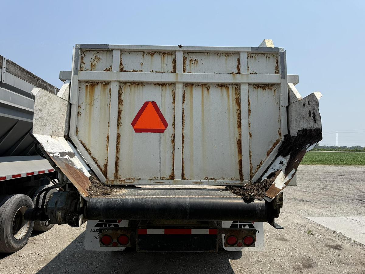 Used 1999 Mack Potato Bulk Box On Mack Truck