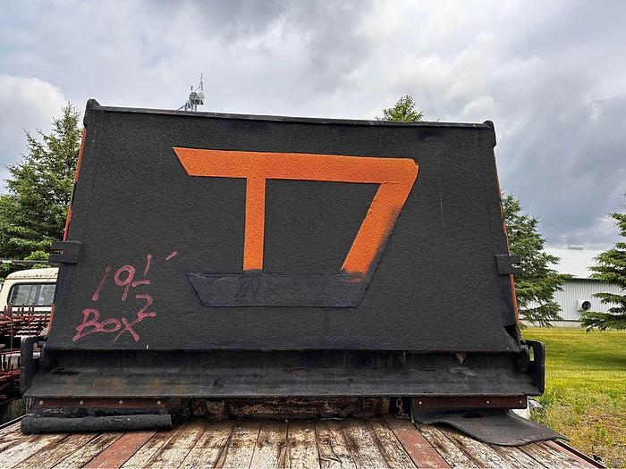 Used 19.5' Dump Truck Box with 30 Ton Hoist