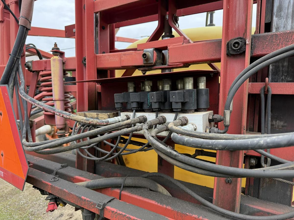 Used Hardi NAV550M Pull-Type Sprayer, 60', 550 Gallon, Eductor, Rise Tank