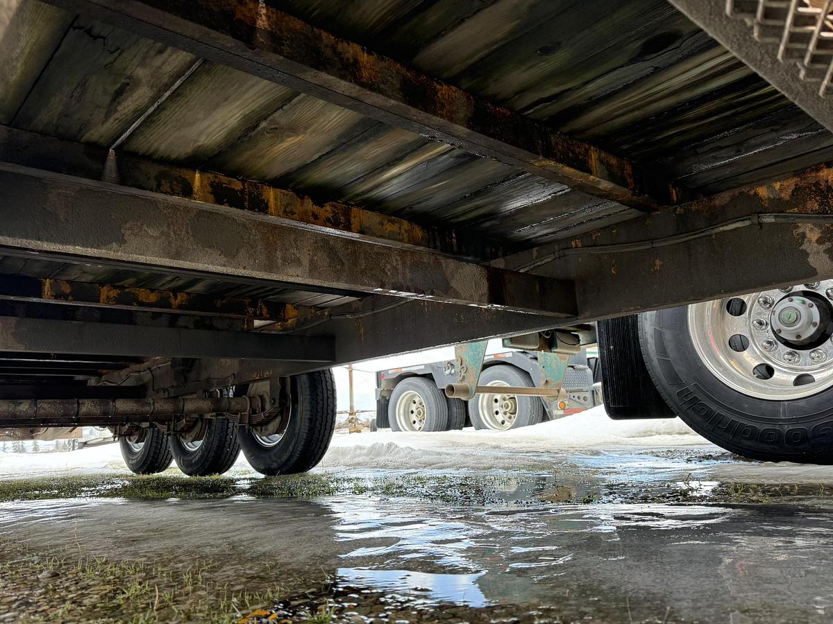 Used Hudson 23' Deck Over, Tri-Axle, Ramps