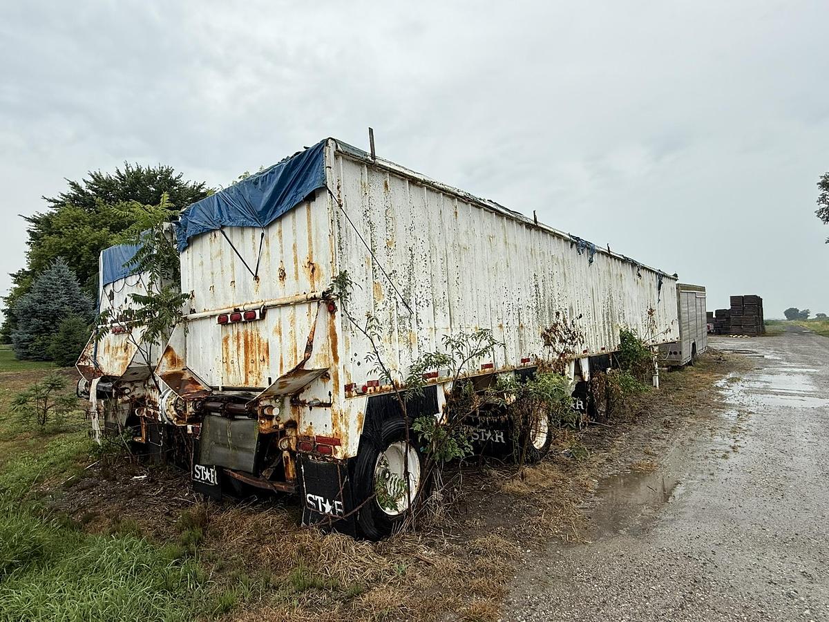 Used Star Trailers 3 Axle LIve Bottom Trailers, Package Price
