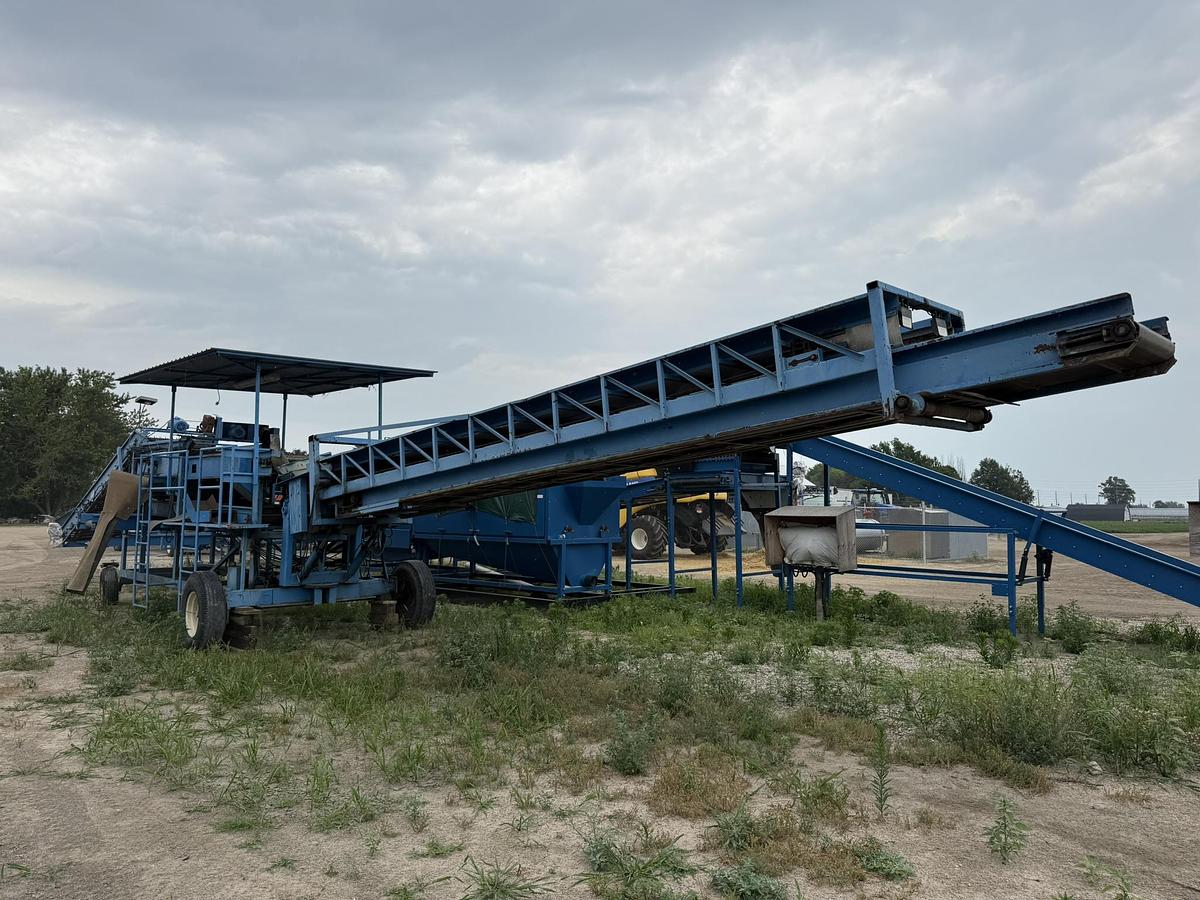 Used Alliston Machinery Bin Piler, 50' Telescopic Boom, 48" grading table, 2 Booms
