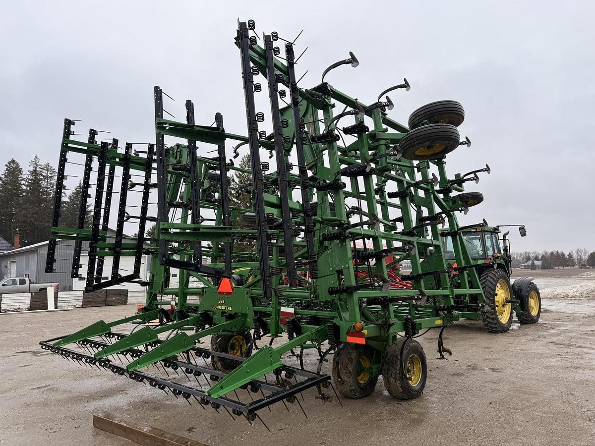 Used John Deere 985 49'5" 5 Section Cultivator