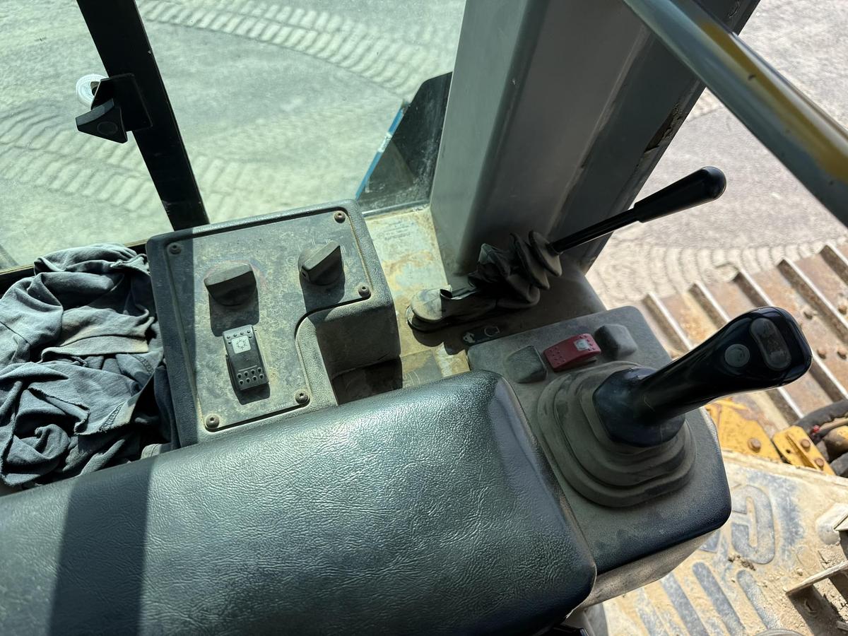 Used 2005 Caterpillar D5G XL