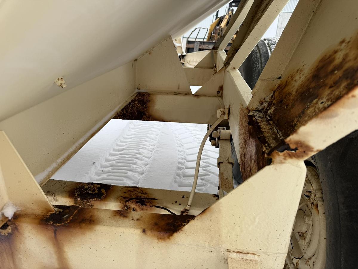 Used Willmar Super 800, 8 ton, Float Tires, Stainless Hopper