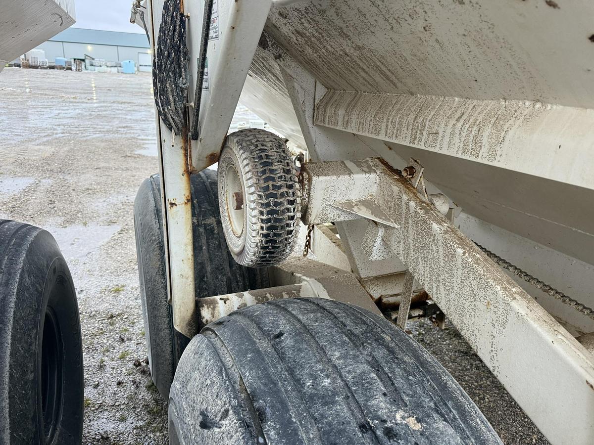 Used Simonsen 8 Ton Spreader