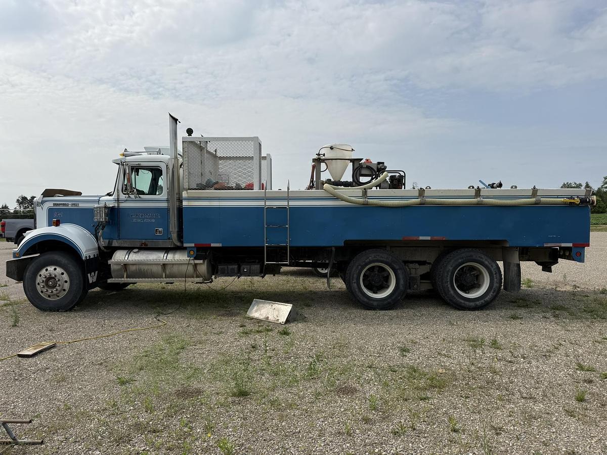 Used 1988 Western Star Stainless 3000 Gallon Water Truck, 400 Cummins, Eaton 15 SPD