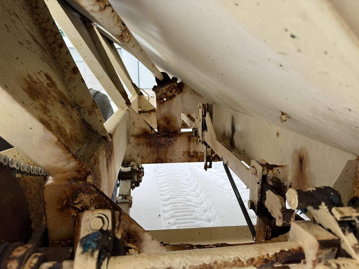 Used Willmar Super 800, 8 ton, Float Tires, Stainless Hopper