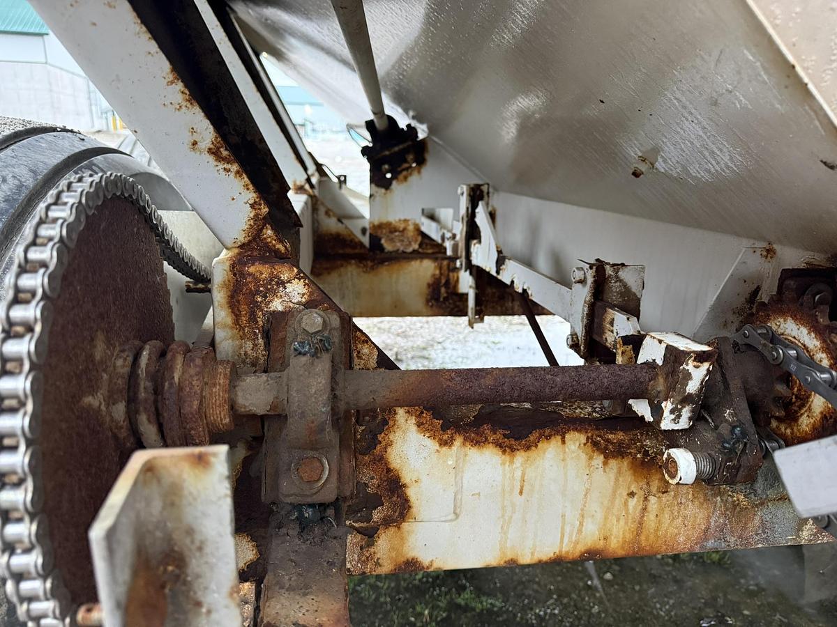 Used Willmar Super 800