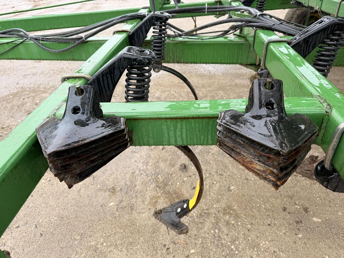 Used John Deere 985 49'5" 5 Section Cultivator