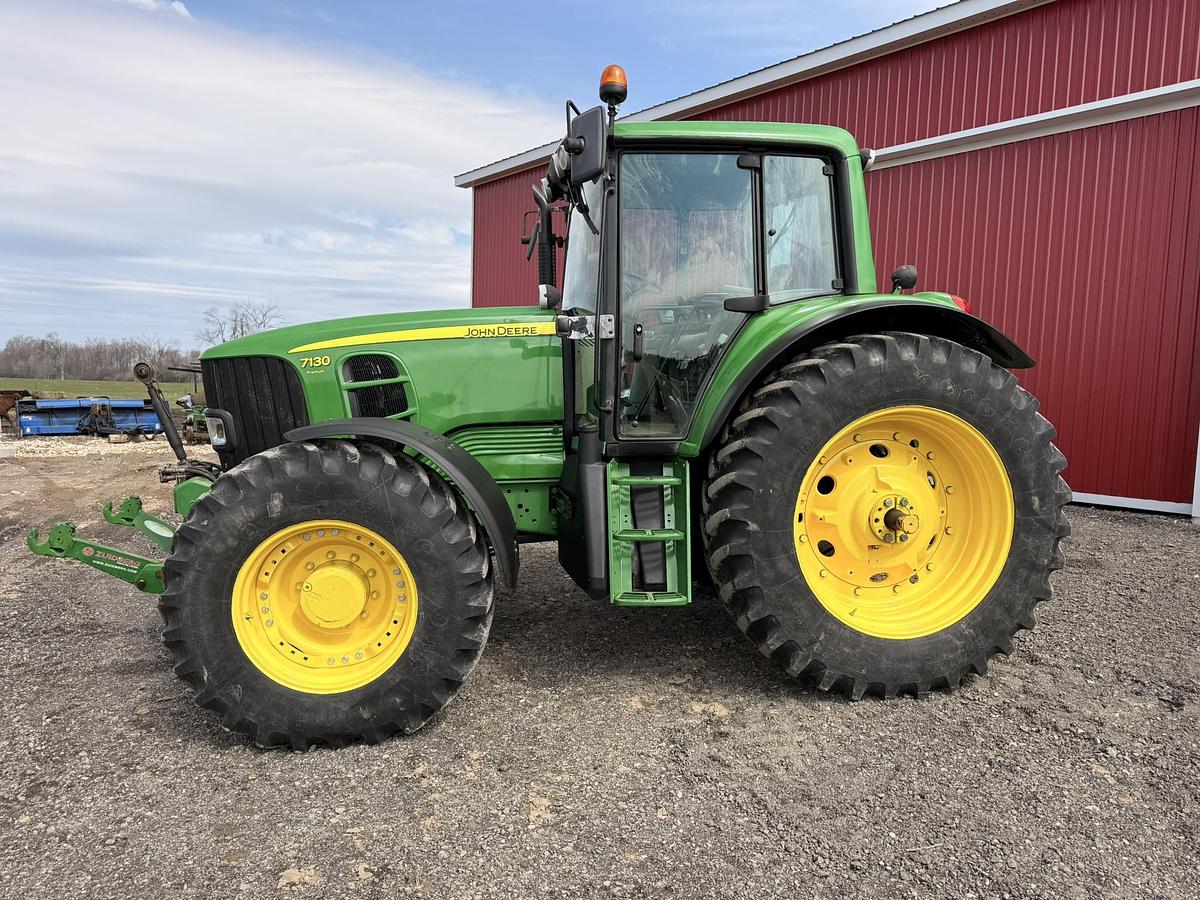 Used 2008 John Deere 7130