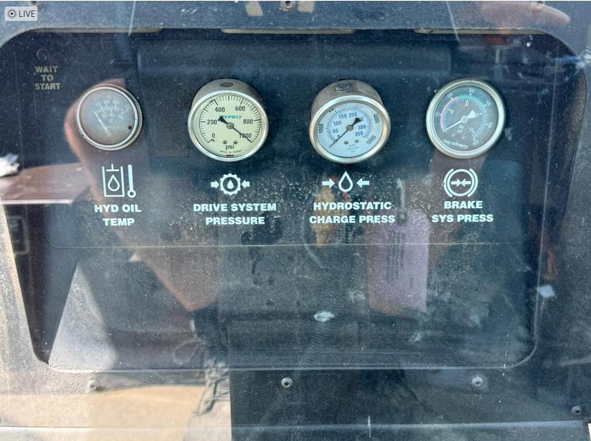 Used 2003 Rogator 1064, 1060 Gallon Tank, 90' Boom, Raven