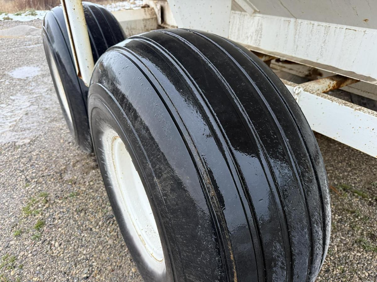 Used Simonsen 8 Ton Spreader