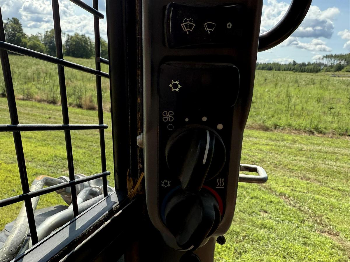 Used 2020 New Holland L320