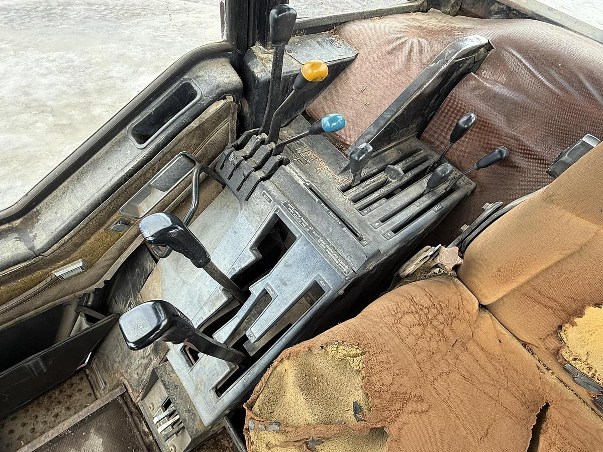 Used 1981 International Harvester 6388 2+2, Full Duals, 540/1000PTO, 3PTH, 1 Owner