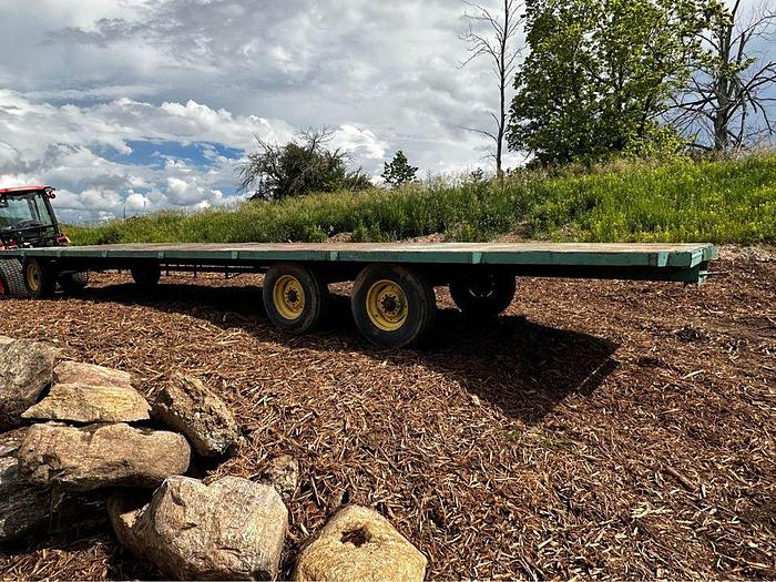 Used 32' Wagon, Tandem Axle 14,000lbs Undercarriage