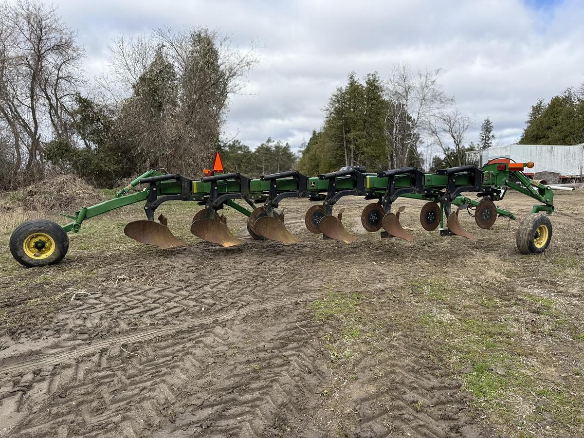 Used John Deere 3710 6 Furrow On Land Plow Spring Reset