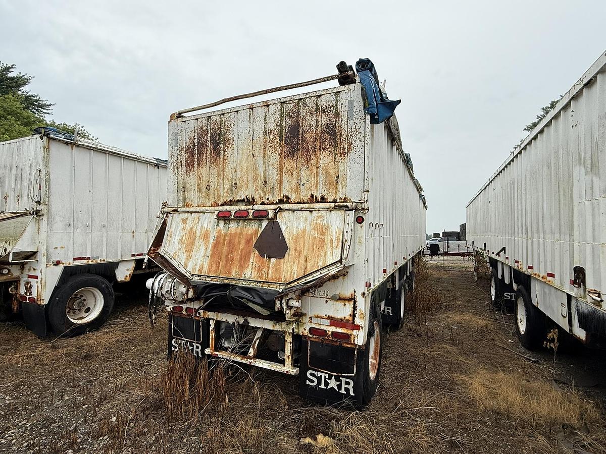 Used Star Trailers 3 Axle LIve Bottom Trailers, Package Price