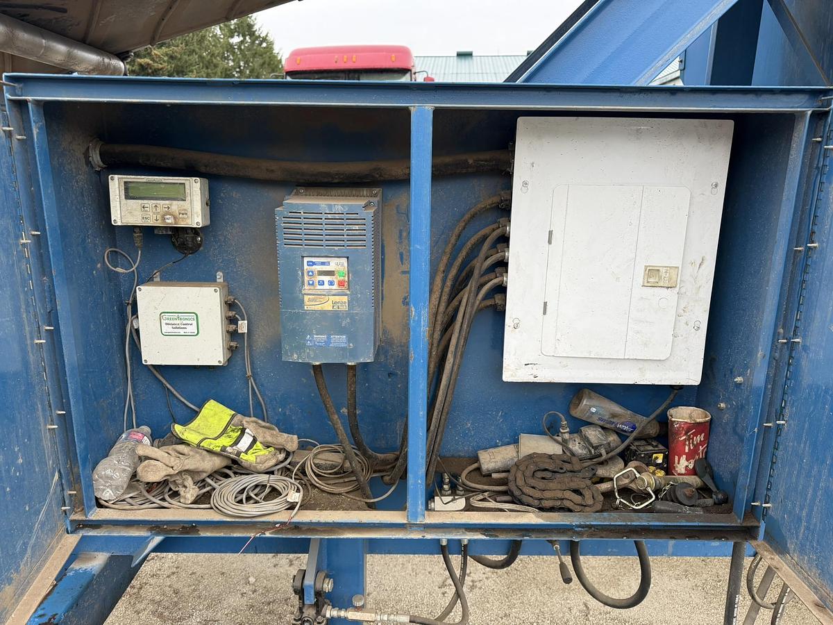 Used Alliston Machinery 400 CWT Even Flow Hopper