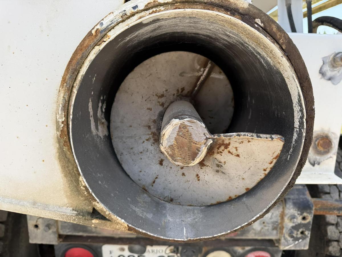 Used 1995 International Adam's 16 Ton Side Shooter Tender Box