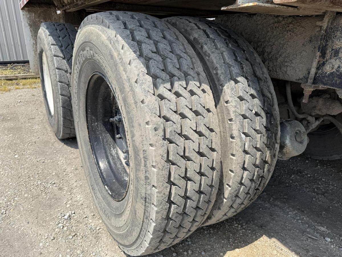 Used 1999 Mack Potato Bulk Box On Mack Truck