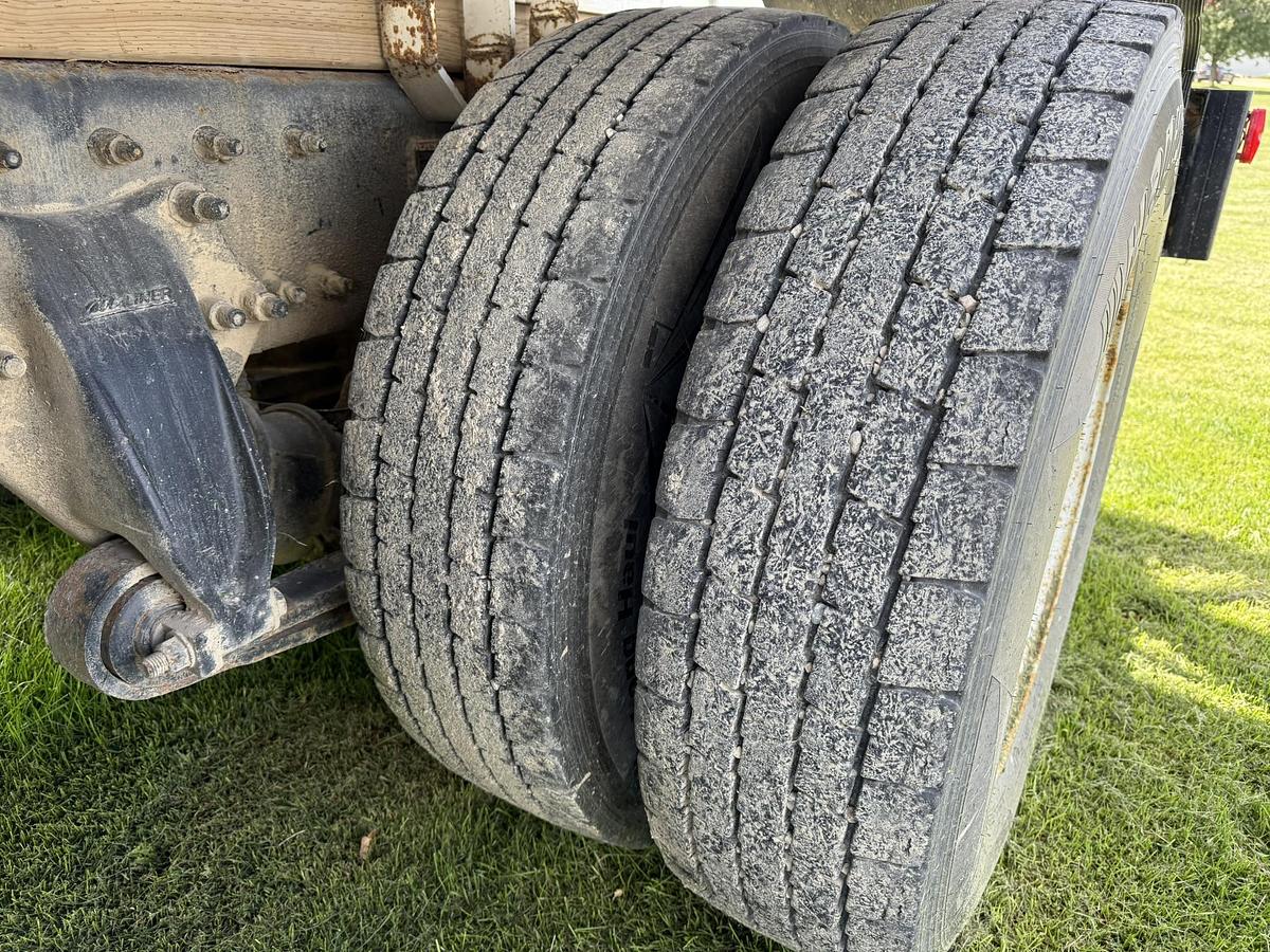 Used 2003 Sterling Willmar 16 Ton Seed Tender