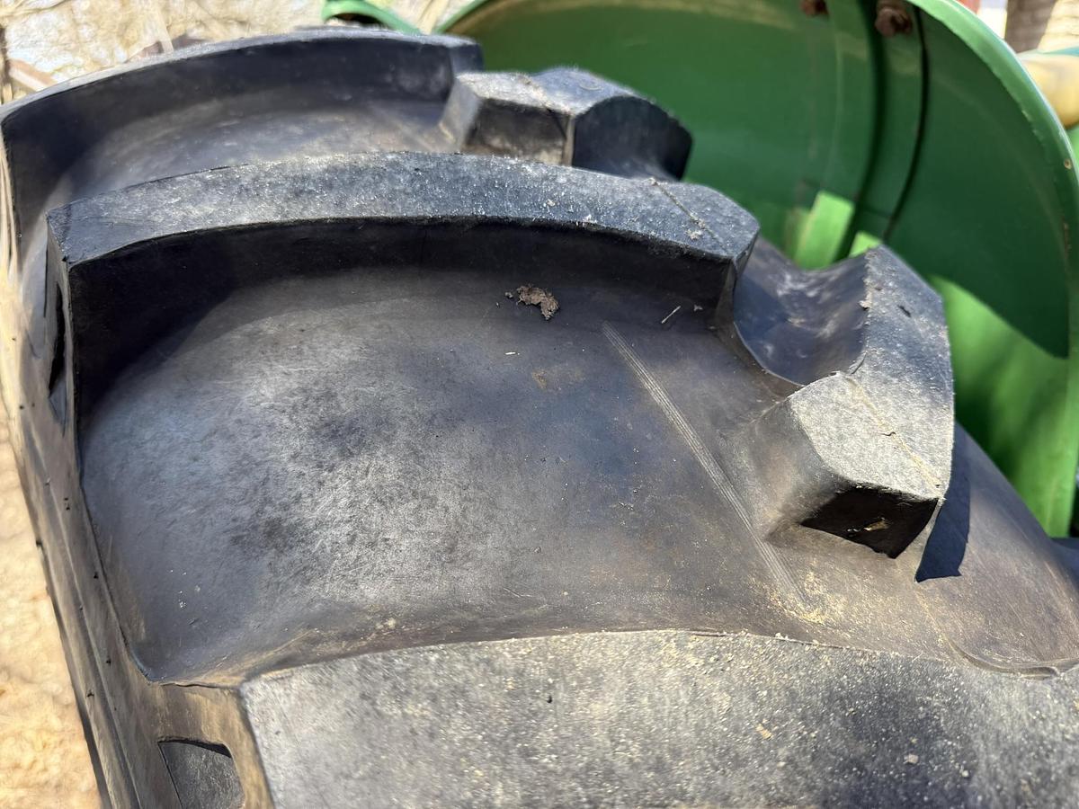 Used 1985 John Deere 1640 Loader Tractor