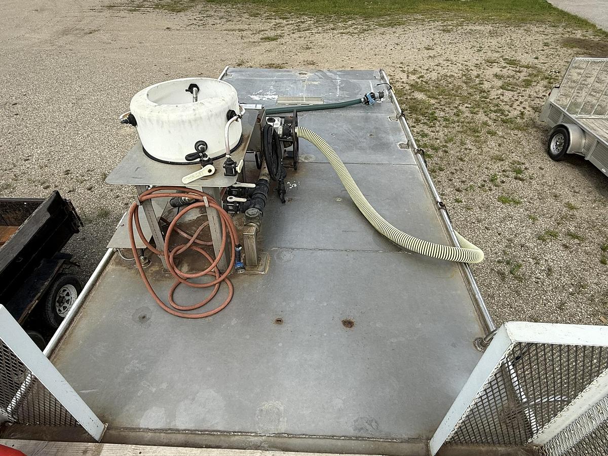 Used 1988 Western Star Stainless 3000 Gallon Water Truck, 400 Cummins, Eaton 15 SPD