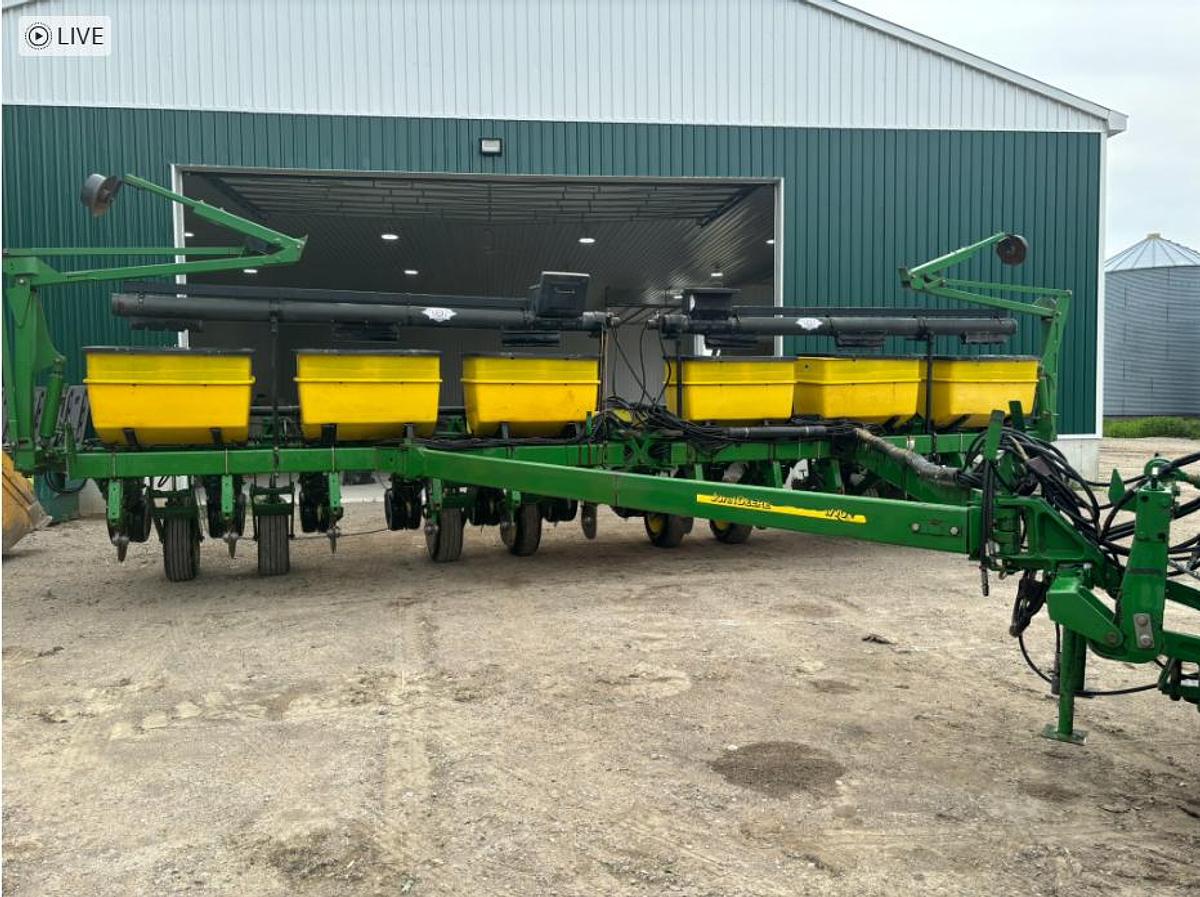 Used 2005 John Deere 1770, Markers, Dry Fert, Precision, V-Drive