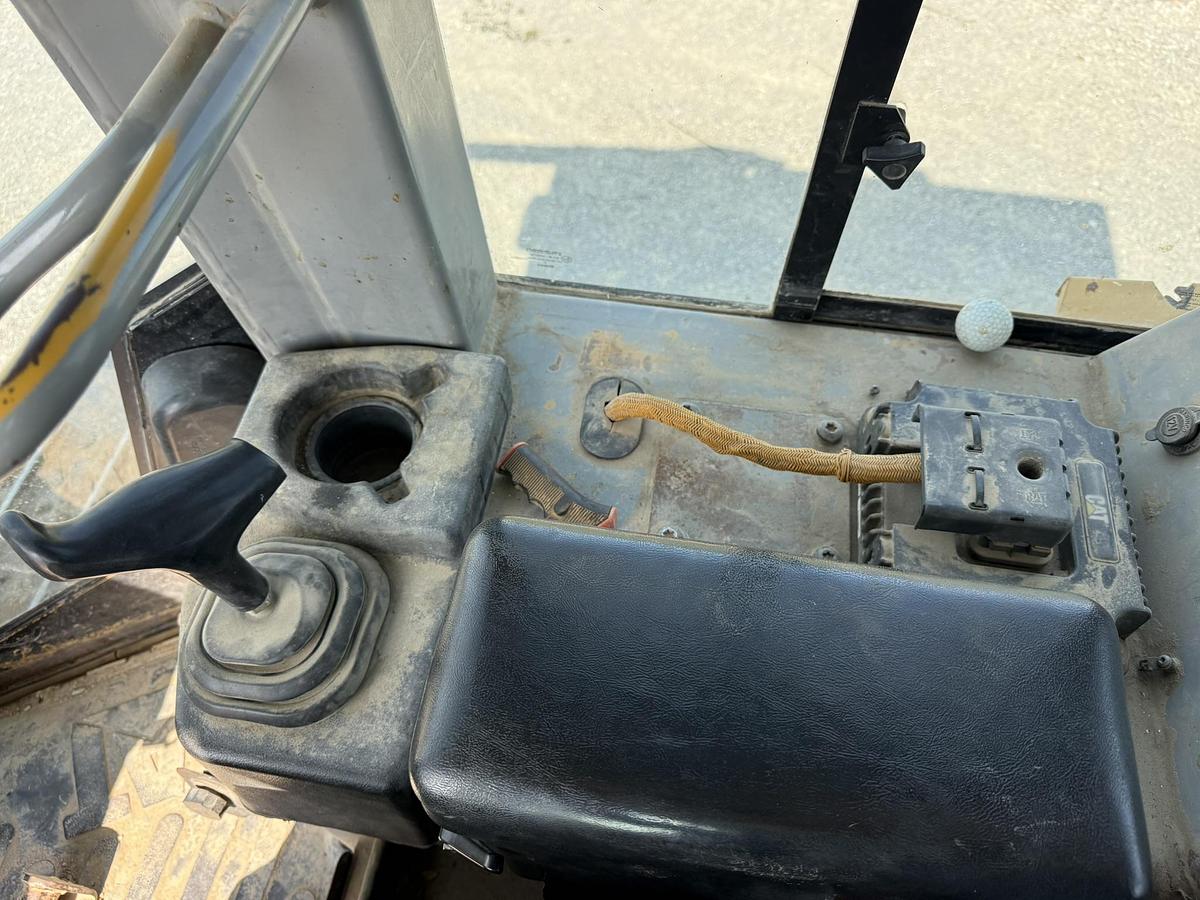 Used 2005 Caterpillar D5G XL