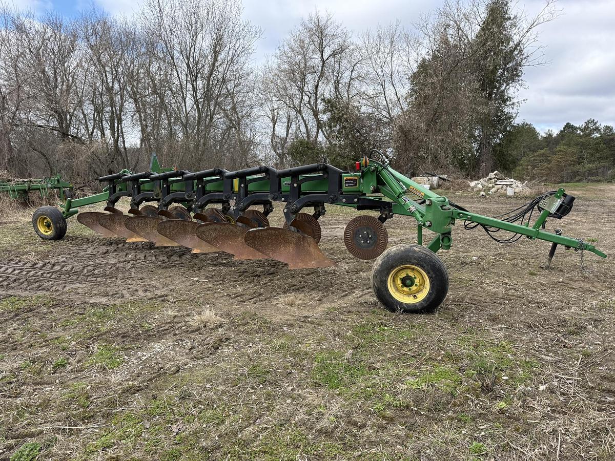 Used John Deere 3710 6 Furrow On Land Plow Spring Reset