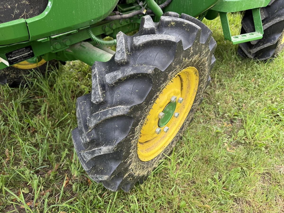 Used 2022 John Deere 3025D Loader Tractor, 4X4, 2 SCV's