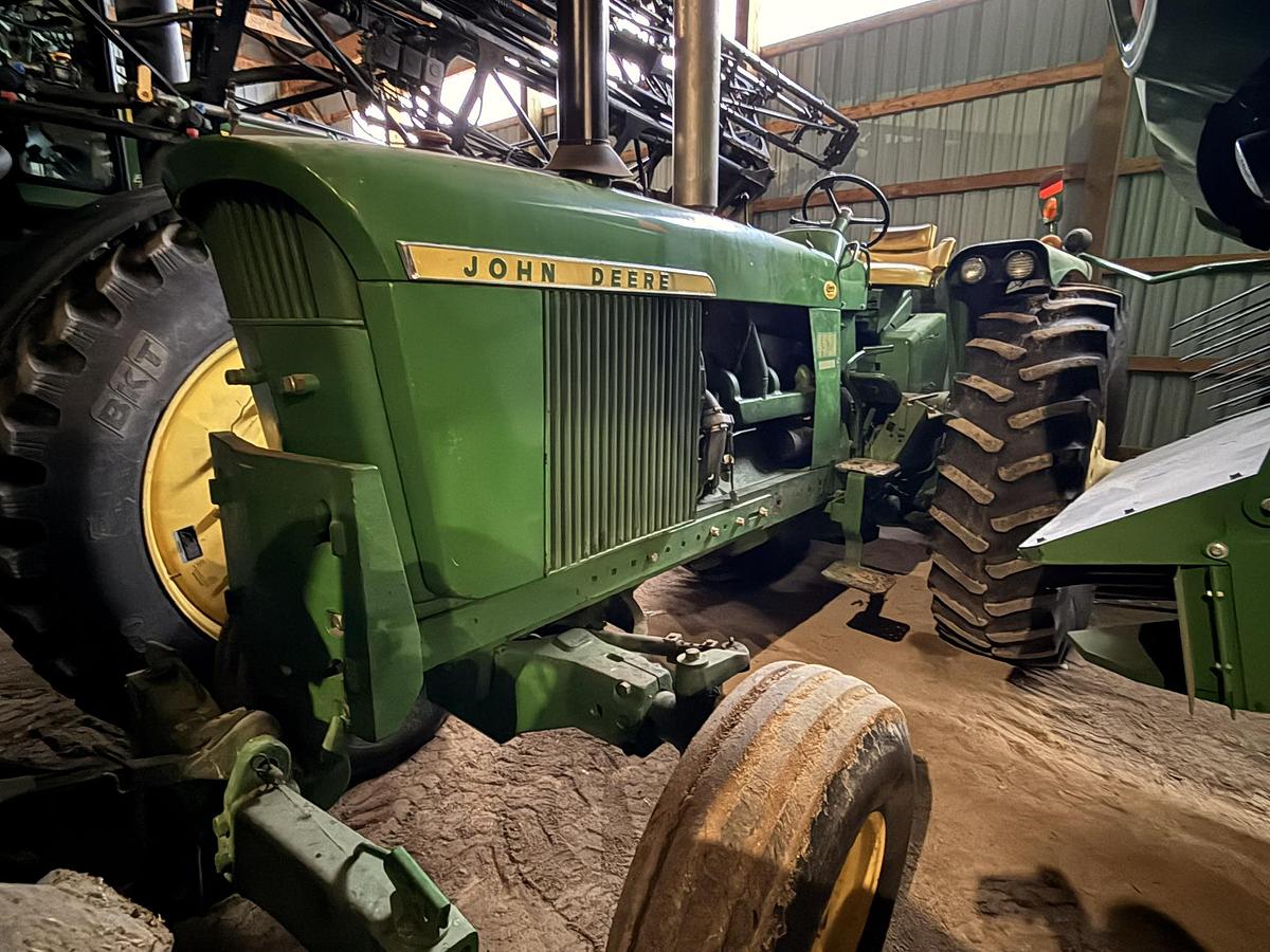Used 1970 John Deere 4520