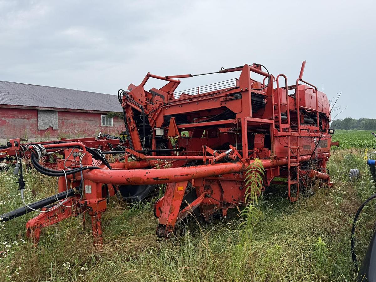 Used Grimme GB1700 2 Row Harvester
