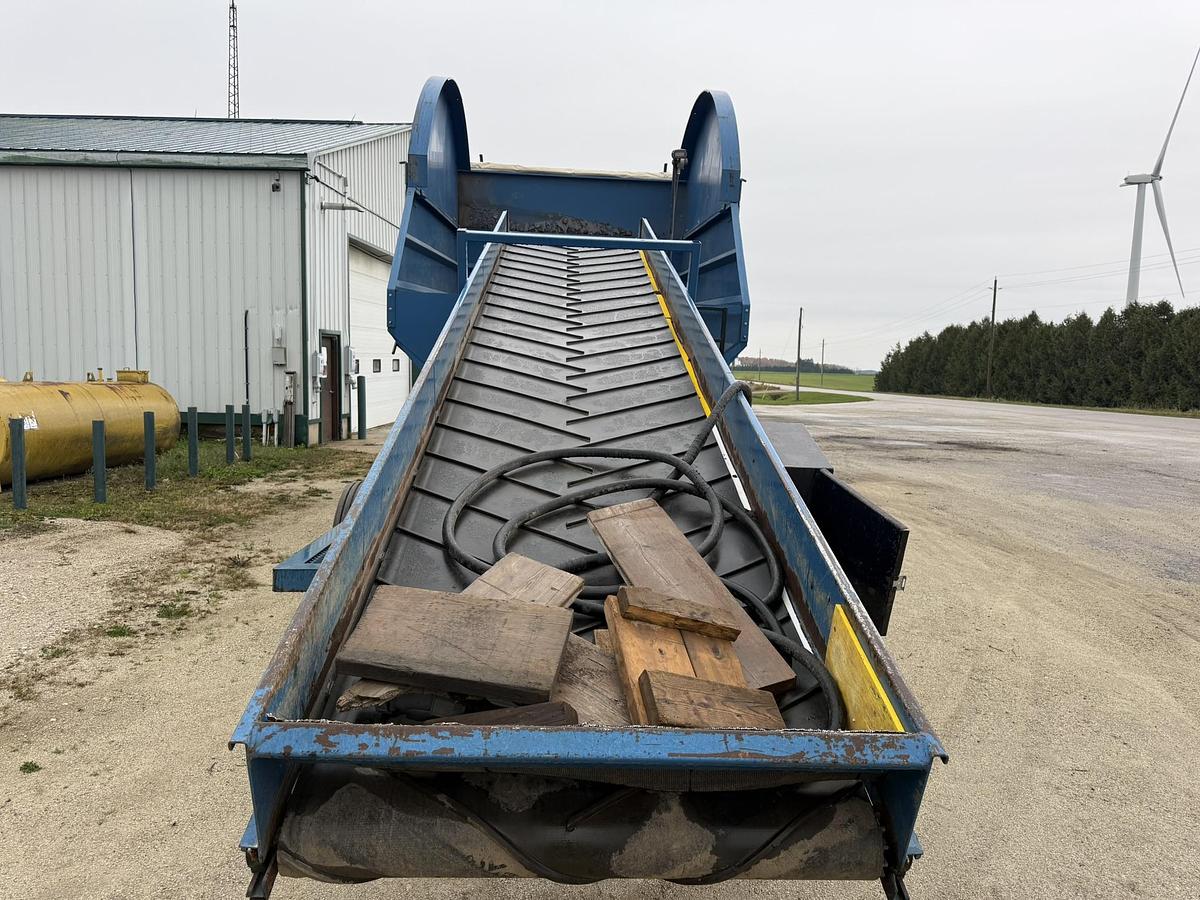 Used Alliston Machinery 400 CWT Even Flow Hopper