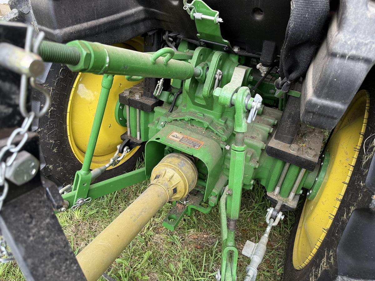 Used 2022 John Deere 3025D Loader Tractor, 4X4, 2 SCV's