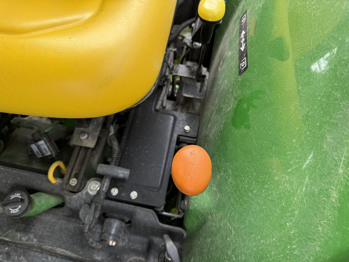 Used 2022 John Deere 3025D Loader Tractor, 4X4, 2 SCV's