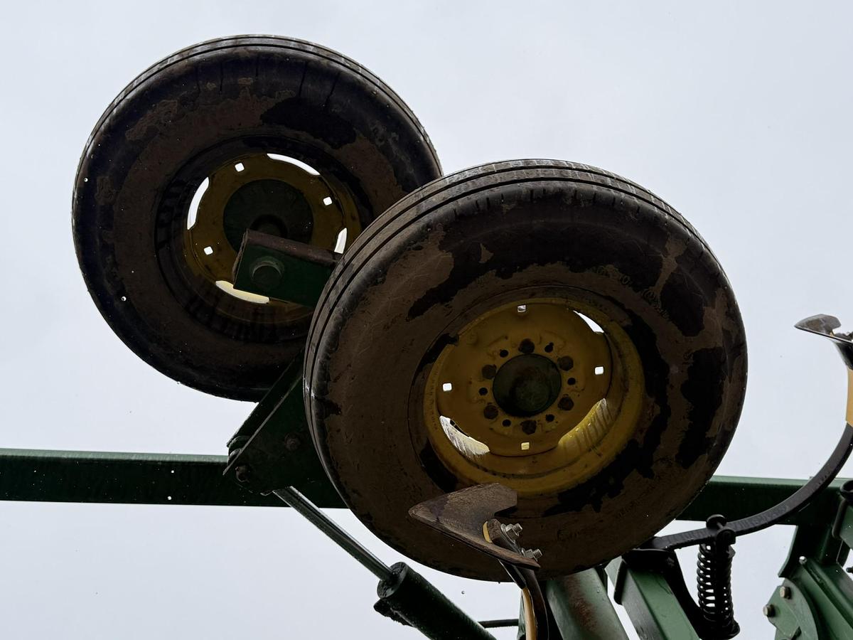 Used John Deere 985 49'5" 5 Section Cultivator