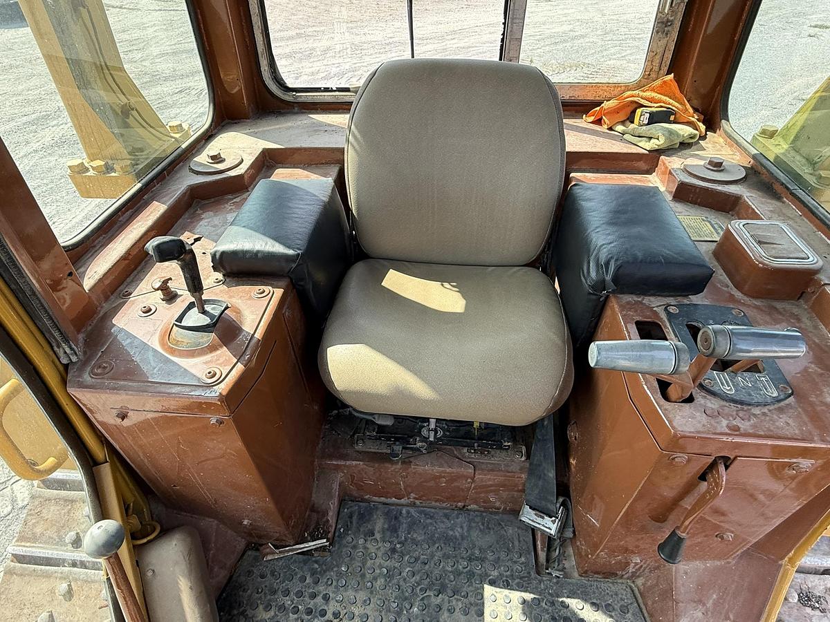 Used 1988 Caterpillar D5H Dozer