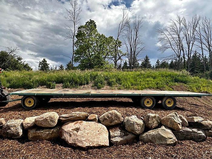 Used 32' Wagon, Tandem Axle 14,000lbs Undercarriage