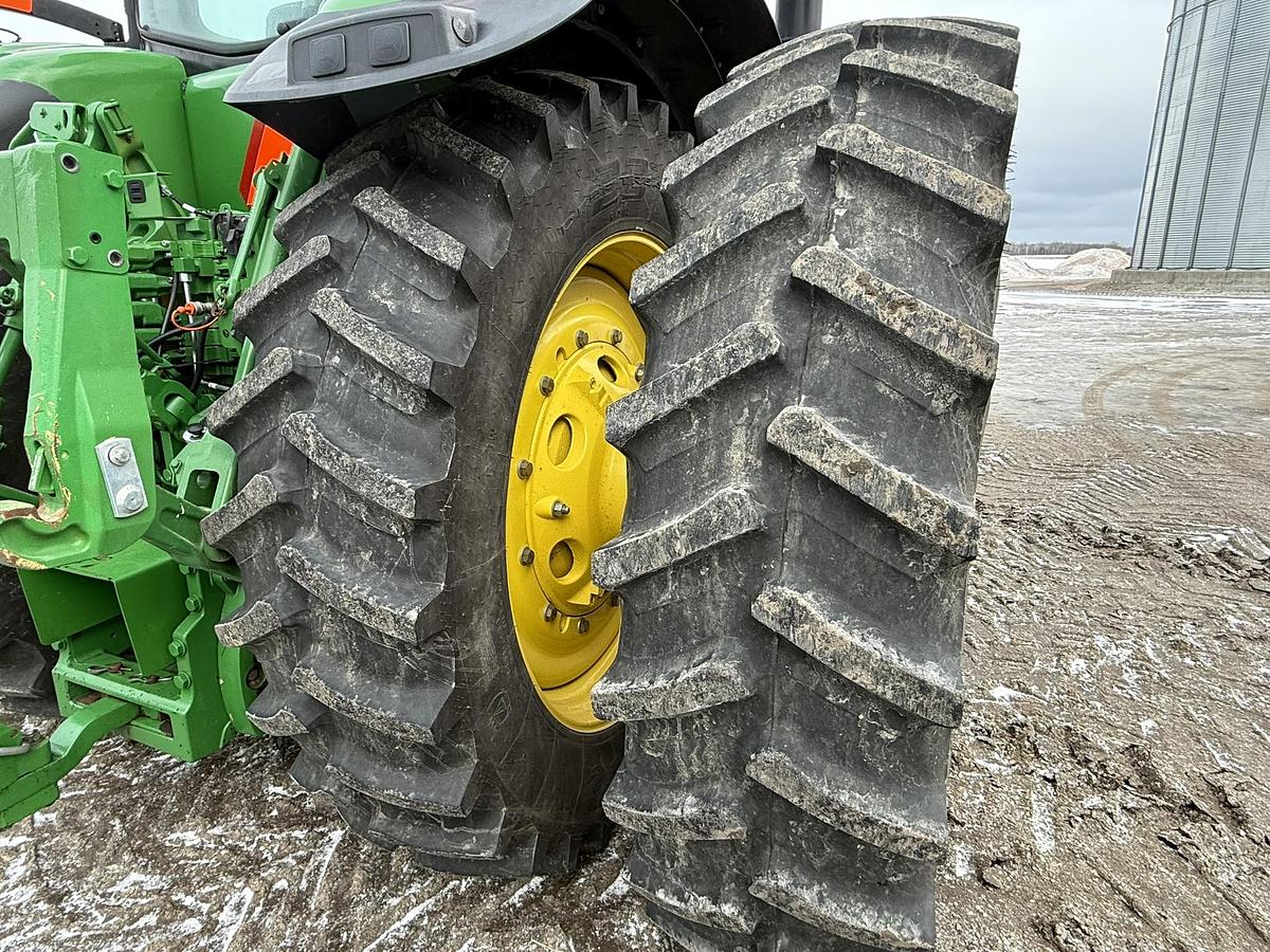 Used John Deere 8245R